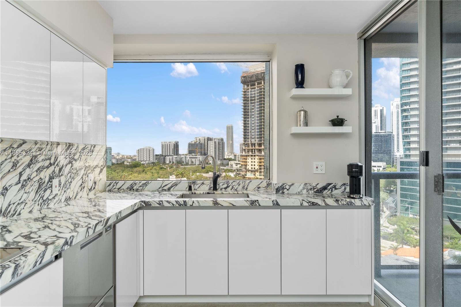 image The Palace Condo32