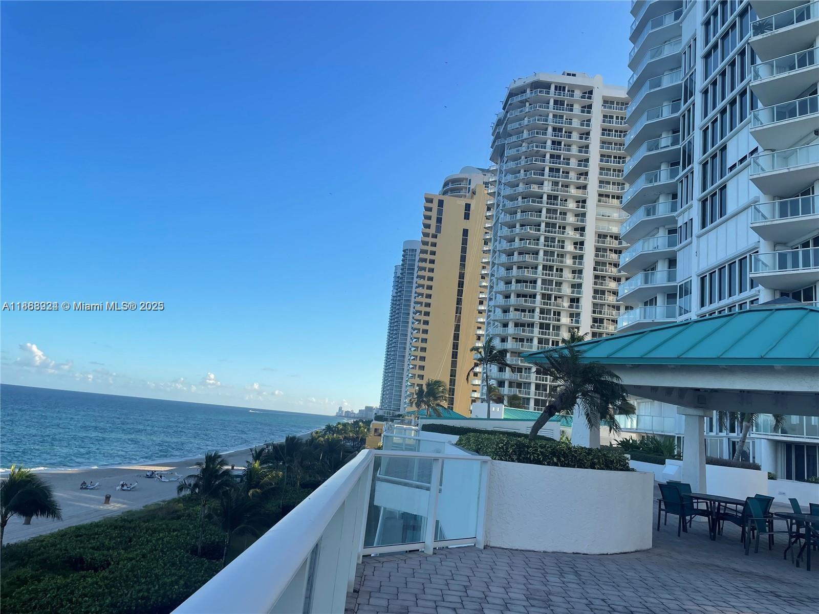 16445 Collins Ave #1422