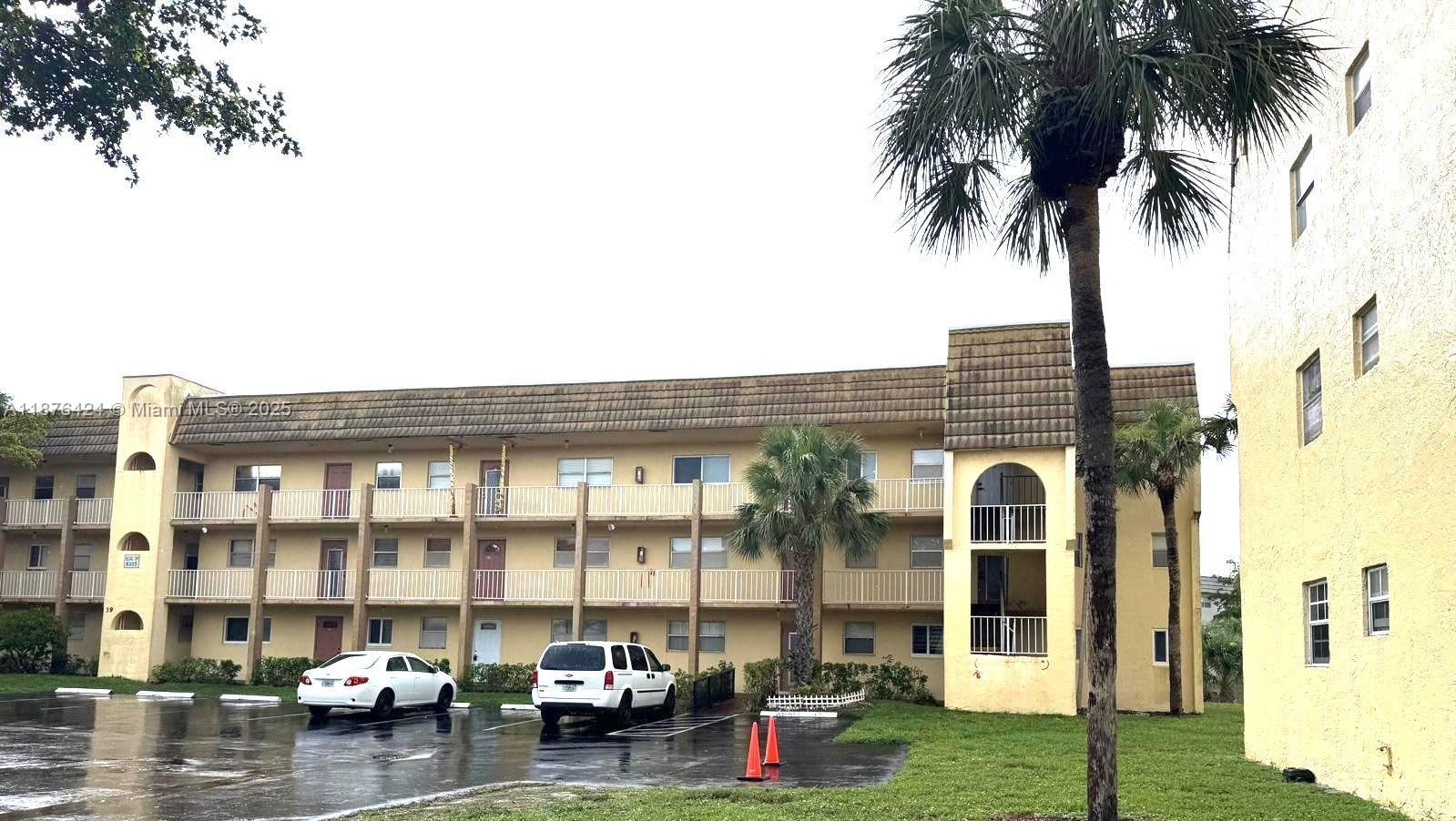 8305 Sunrise Lks Blvd #312