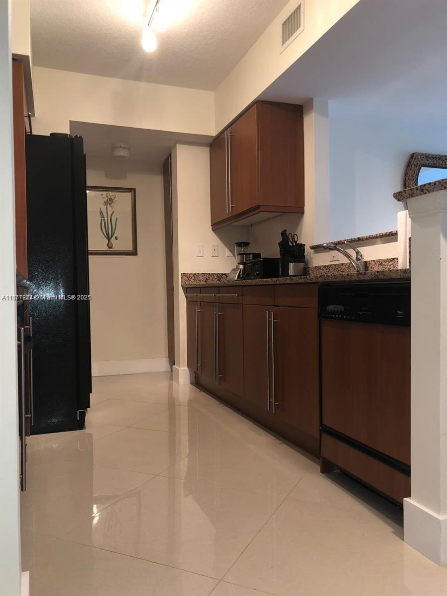 image 2080 Condominium9