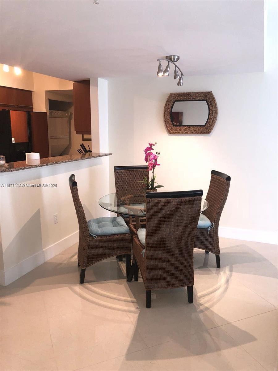 image 2080 Condominium11