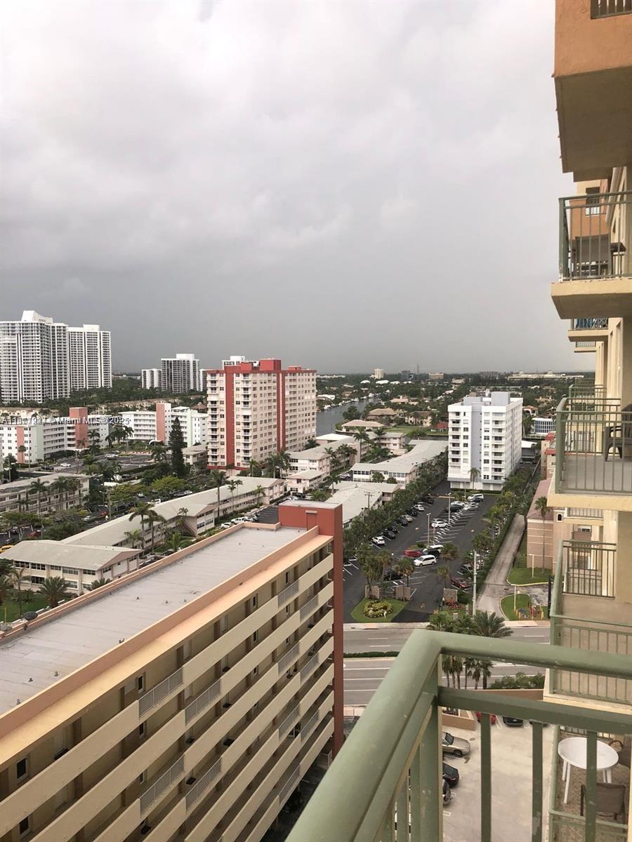 image 2080 Condominium12