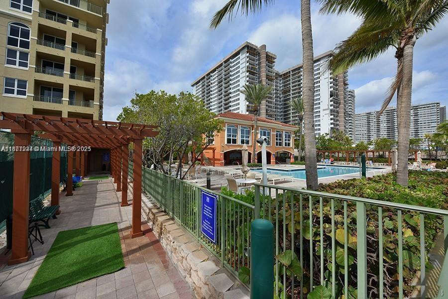 image 2080 Condominium3