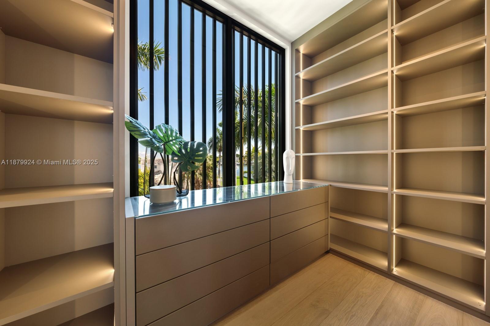 291 Palm Ave Miami Beach, FL 33139