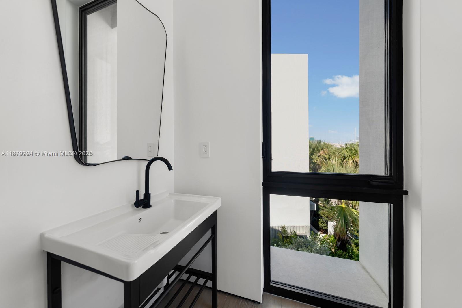 291 Palm Ave Miami Beach, FL 33139