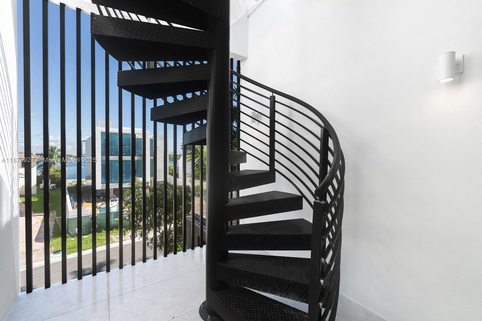 291 Palm Ave Miami Beach, FL 33139