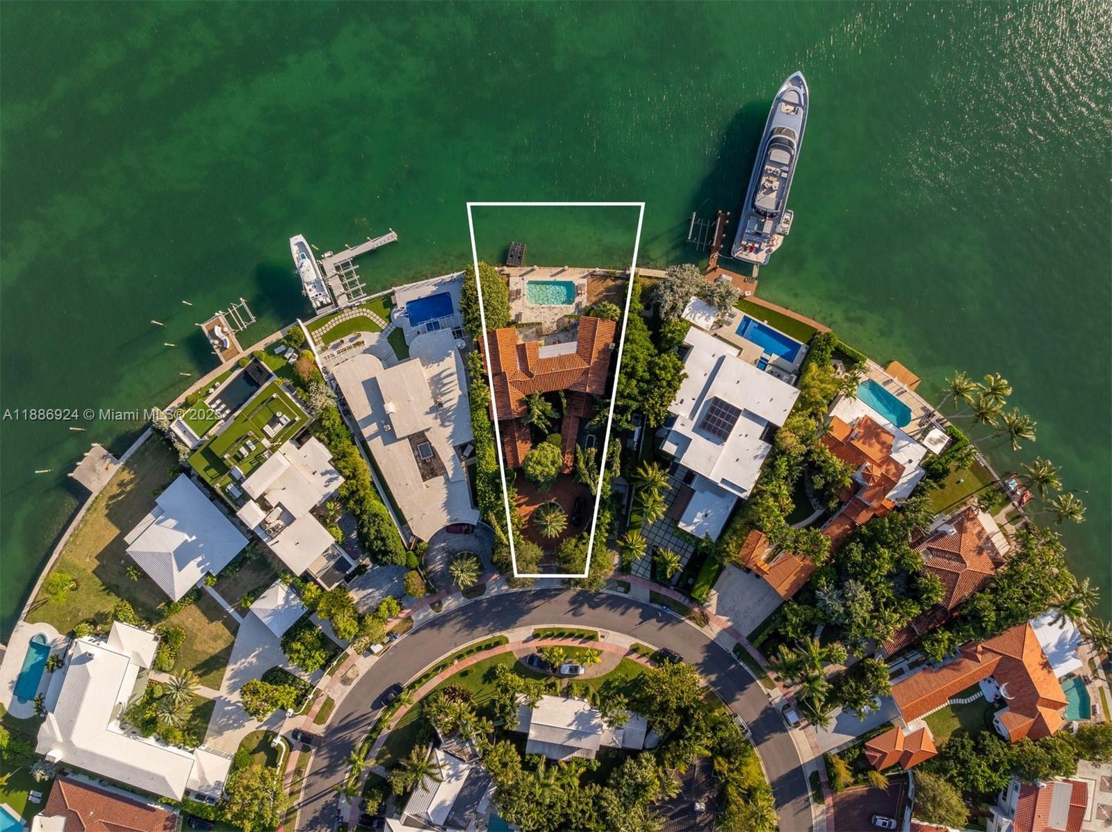 11 E Rivo Alto Dr Miami Beach, FL 33139