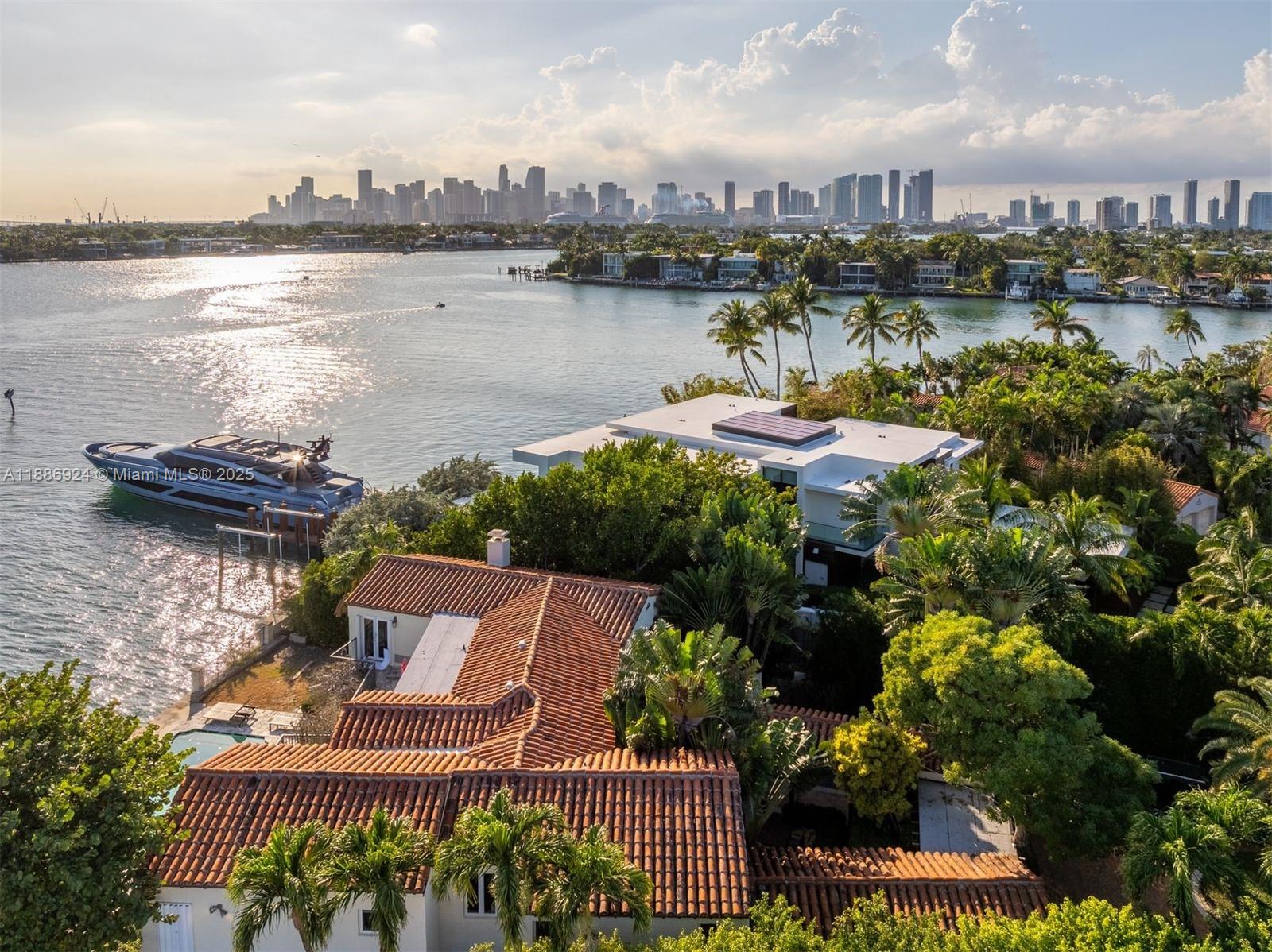 11 E Rivo Alto Dr Miami Beach, FL 33139