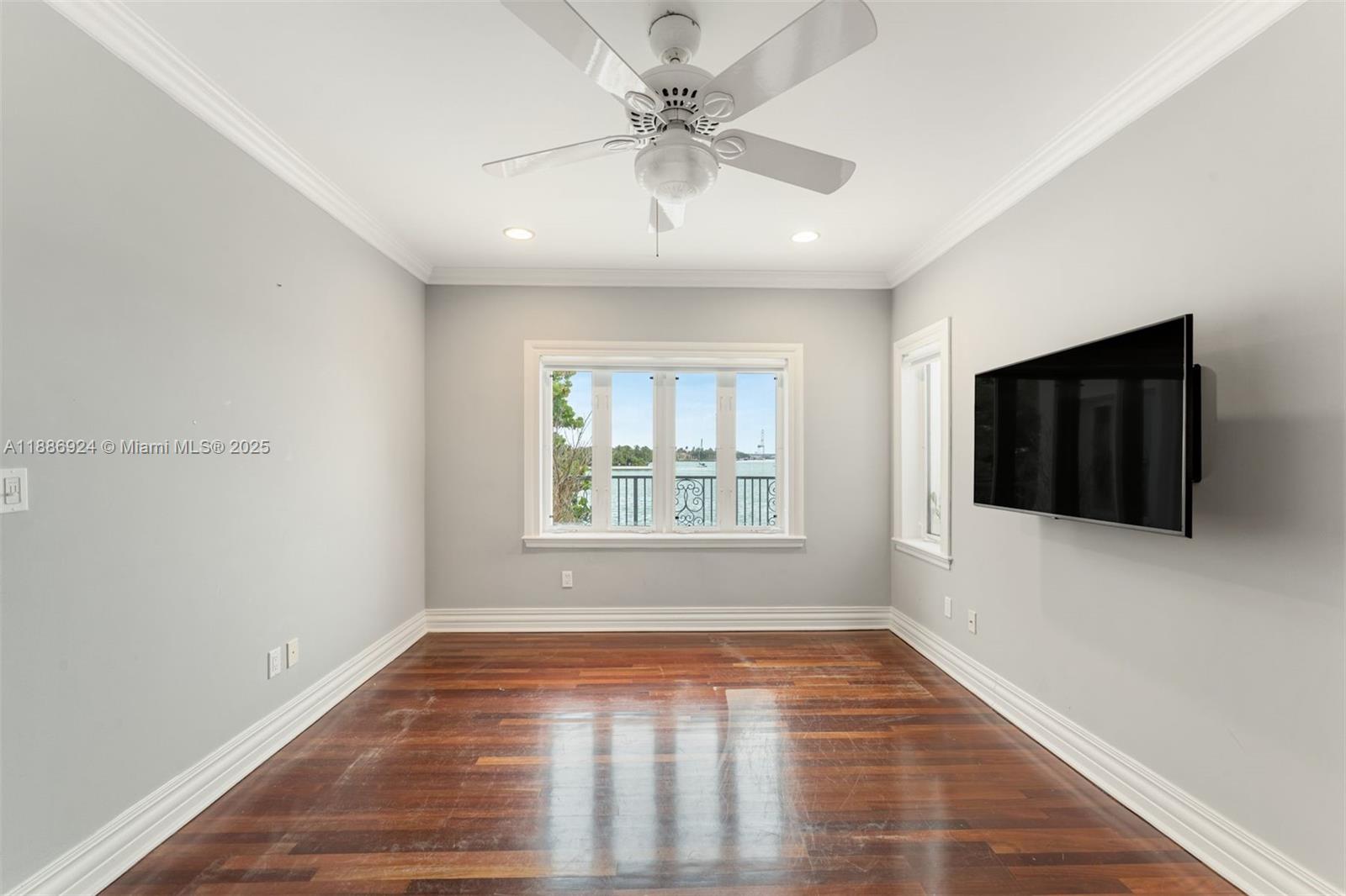 11 E Rivo Alto Dr Miami Beach, FL 33139