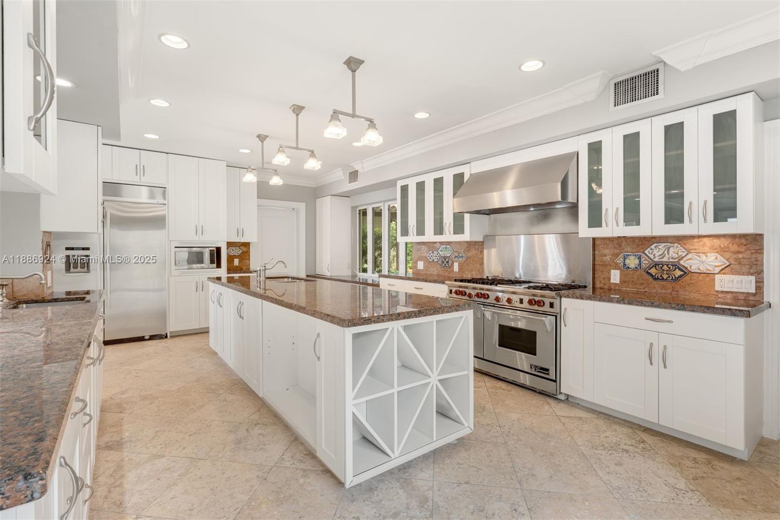 11 E Rivo Alto Dr Miami Beach, FL 33139