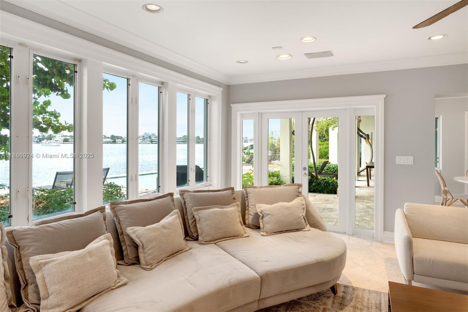 11 E Rivo Alto Dr Miami Beach, FL 33139