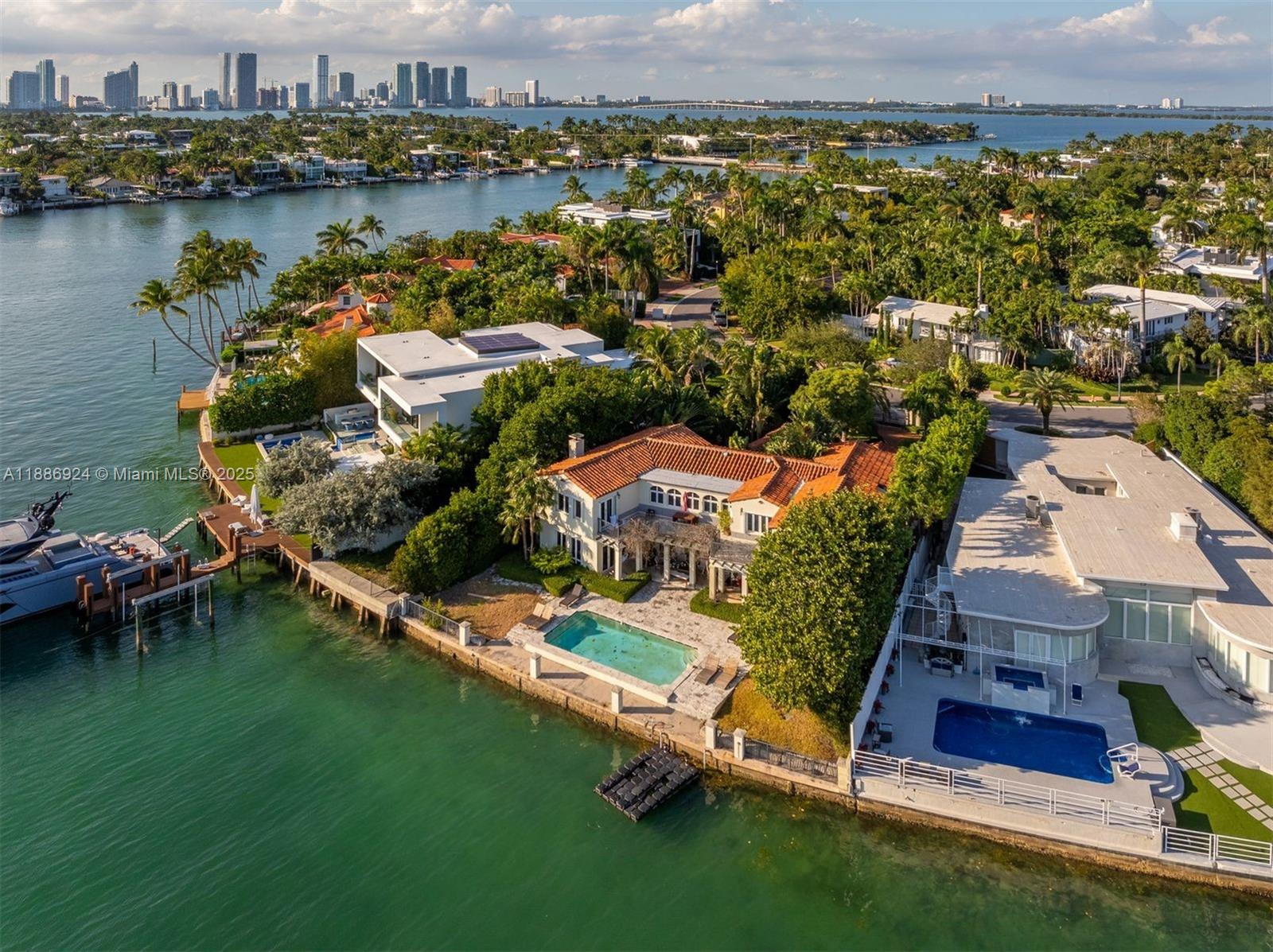 11 E Rivo Alto Dr Miami Beach, FL 33139