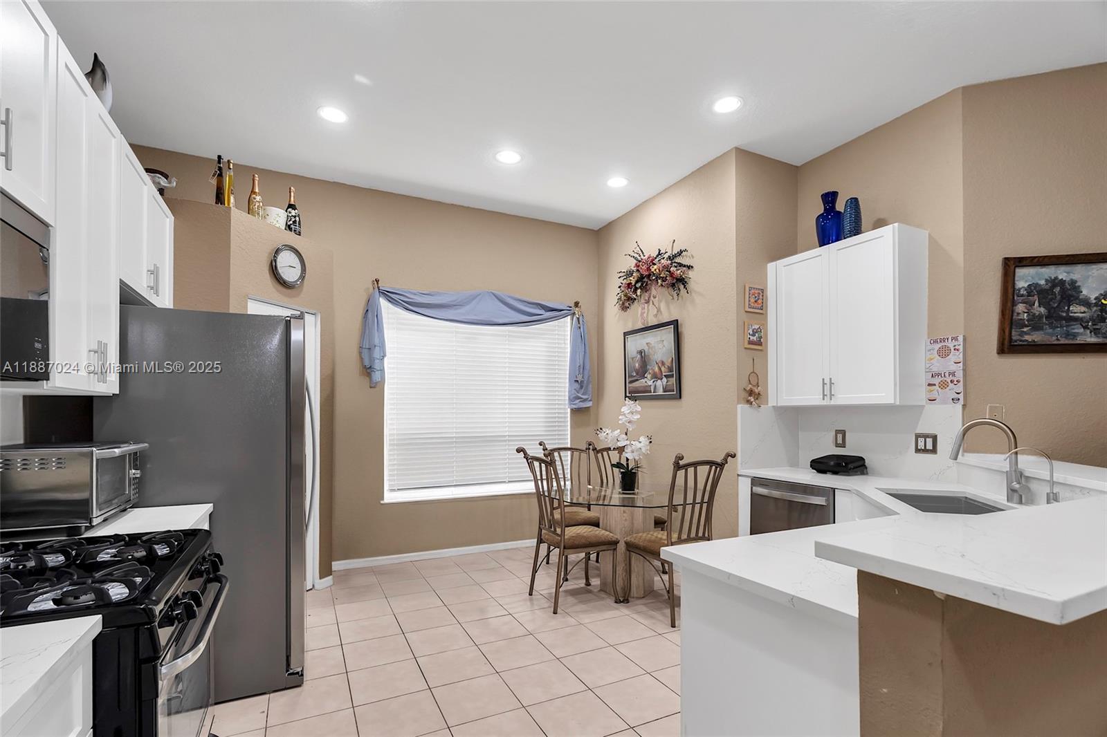 2034 NW 145th Ave Pembroke Pines, FL 33028