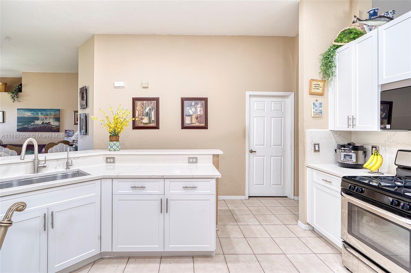 2034 NW 145th Ave Pembroke Pines, FL 33028