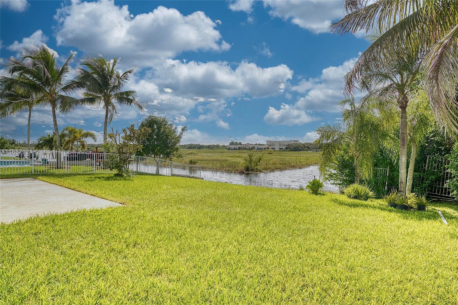 2034 NW 145th Ave Pembroke Pines, FL 33028