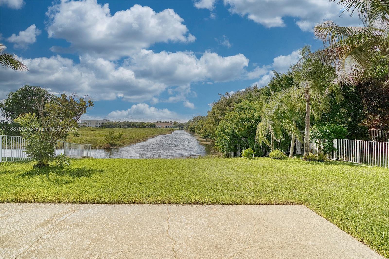 2034 NW 145th Ave Pembroke Pines, FL 33028