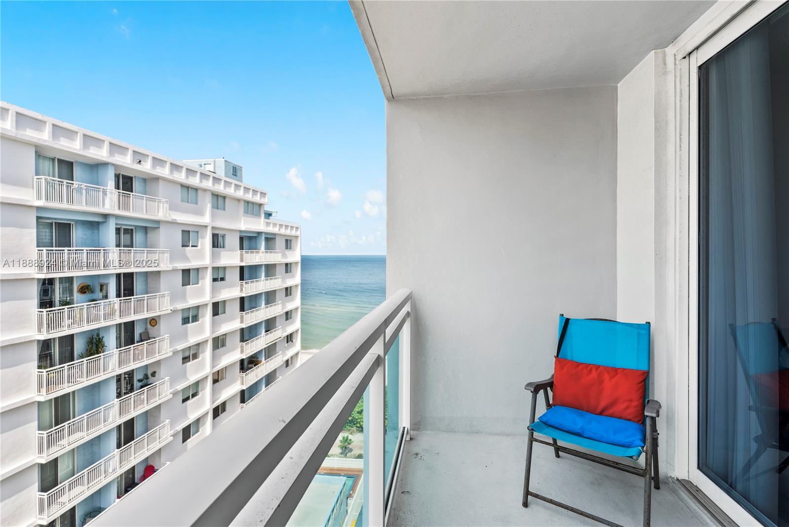 6917 Collins Ave #1512
