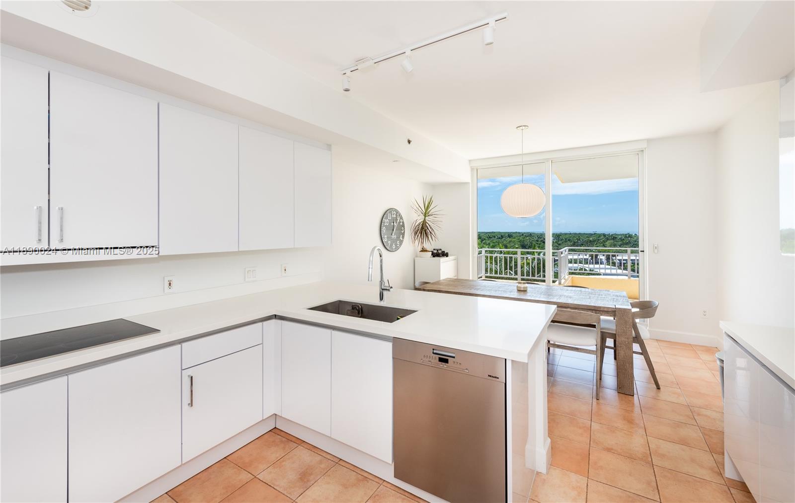 799 Crandon Blvd #607 Key Biscayne, FL 33149