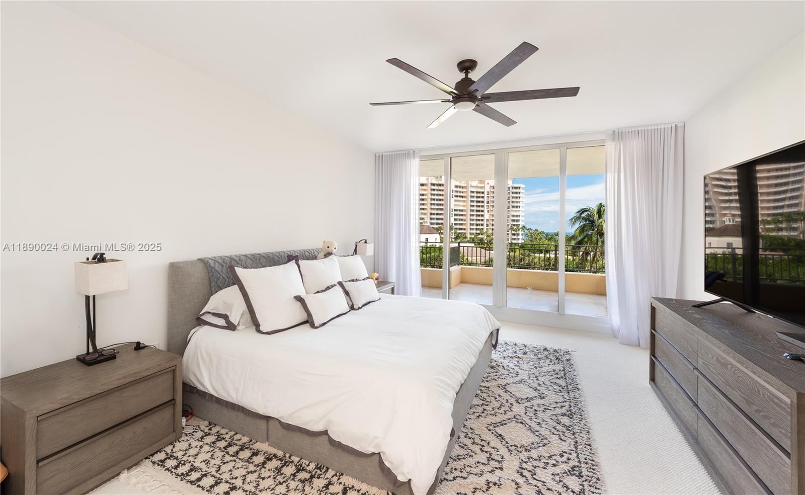 799 Crandon Blvd #607 Key Biscayne, FL 33149