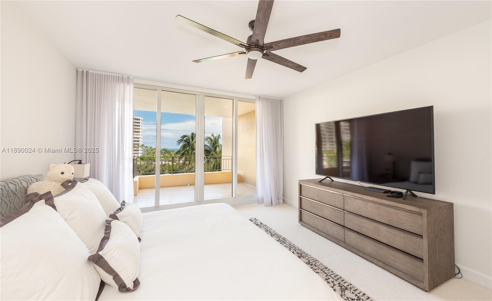 799 Crandon Blvd #607 Key Biscayne, FL 33149