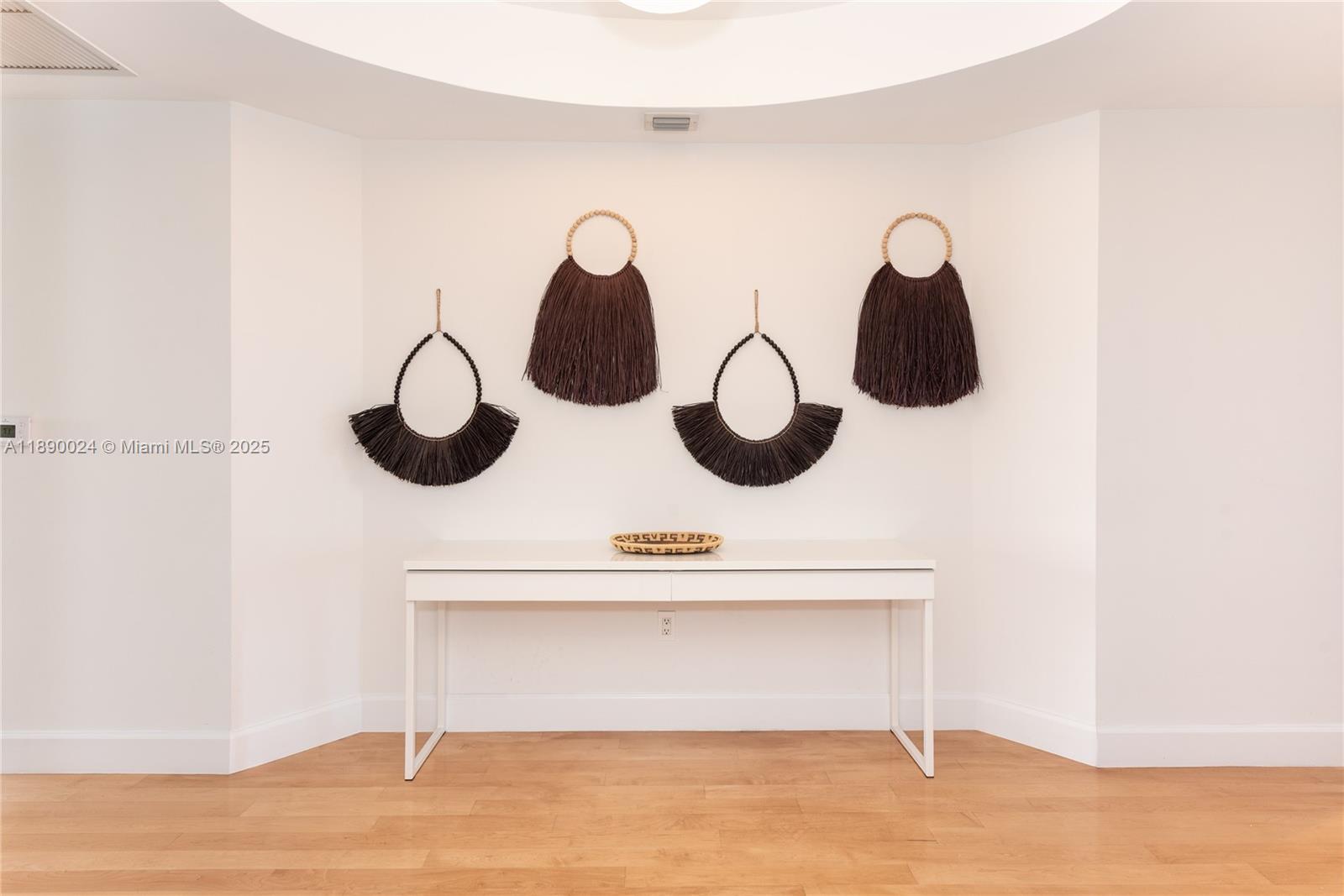 799 Crandon Blvd #607 Key Biscayne, FL 33149