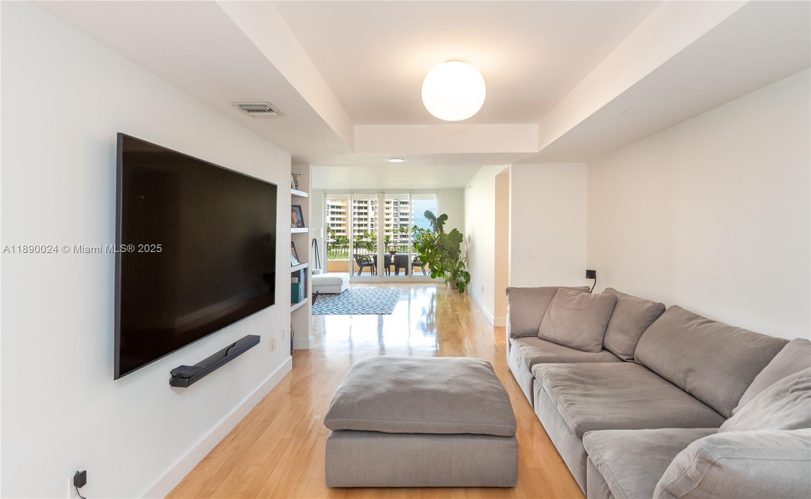 799 Crandon Blvd #607 Key Biscayne, FL 33149