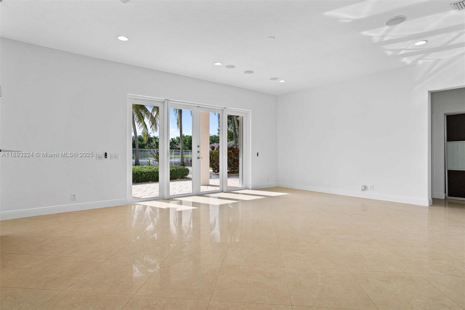 926 Marina Dr #926 Weston, FL 33327