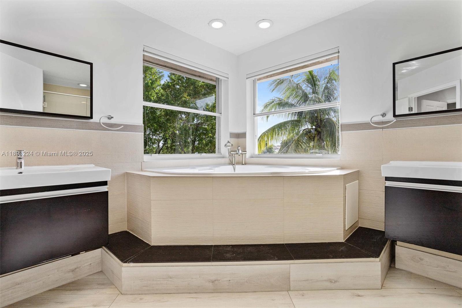 926 Marina Dr #926 Weston, FL 33327