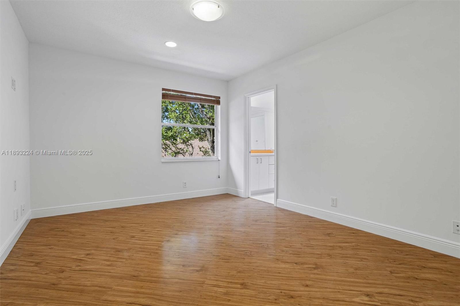 926 Marina Dr #926 Weston, FL 33327