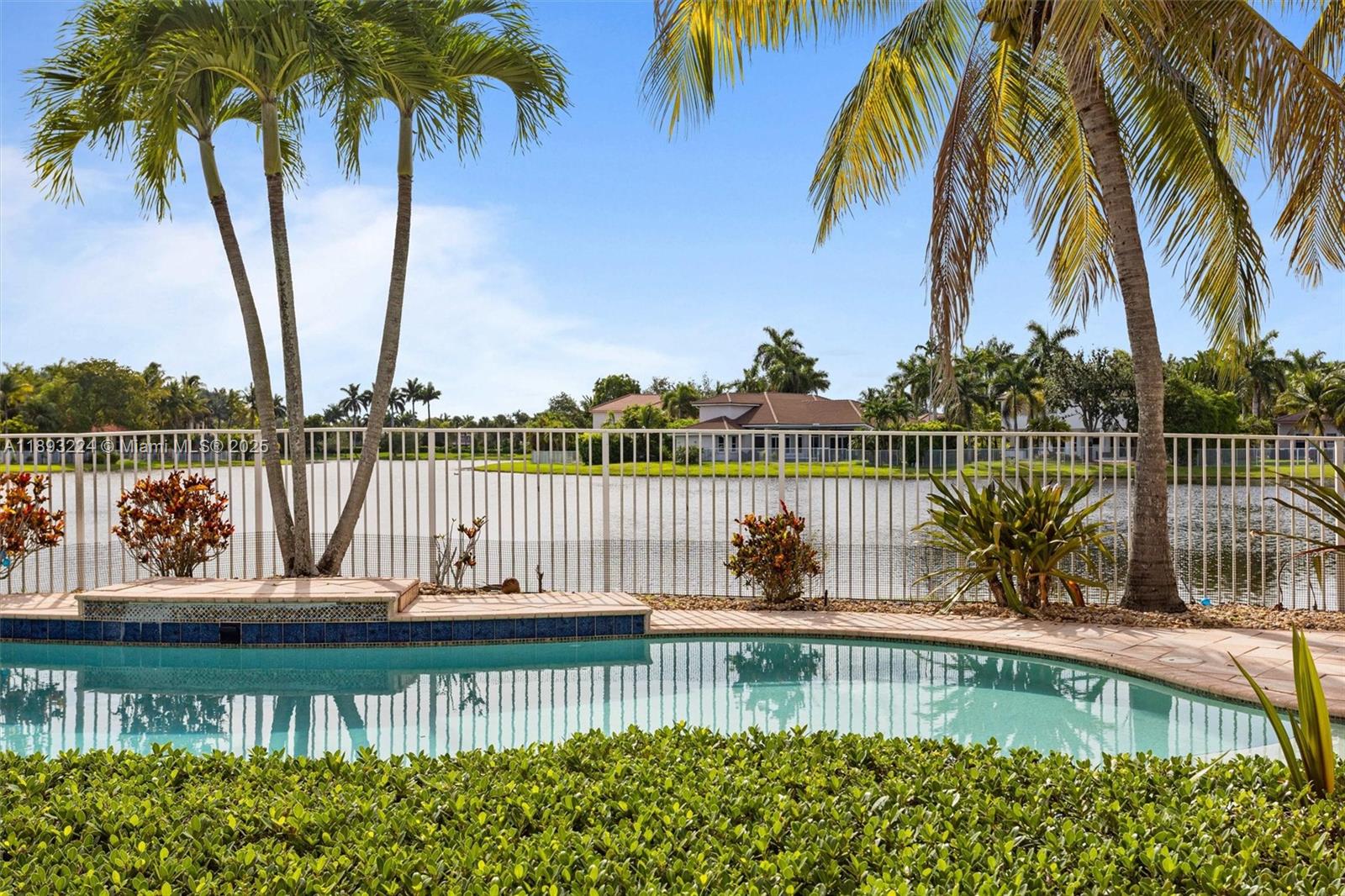 926 Marina Dr #926 Weston, FL 33327