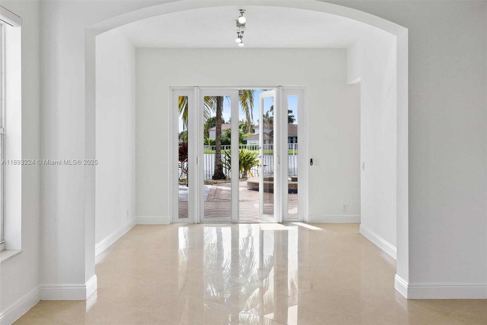 926 Marina Dr #926 Weston, FL 33327