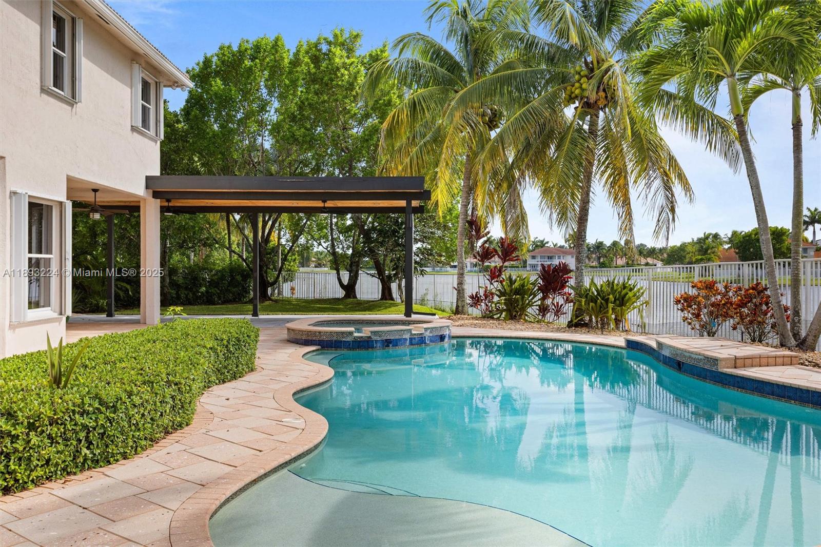 926 Marina Dr #926 Weston, FL 33327