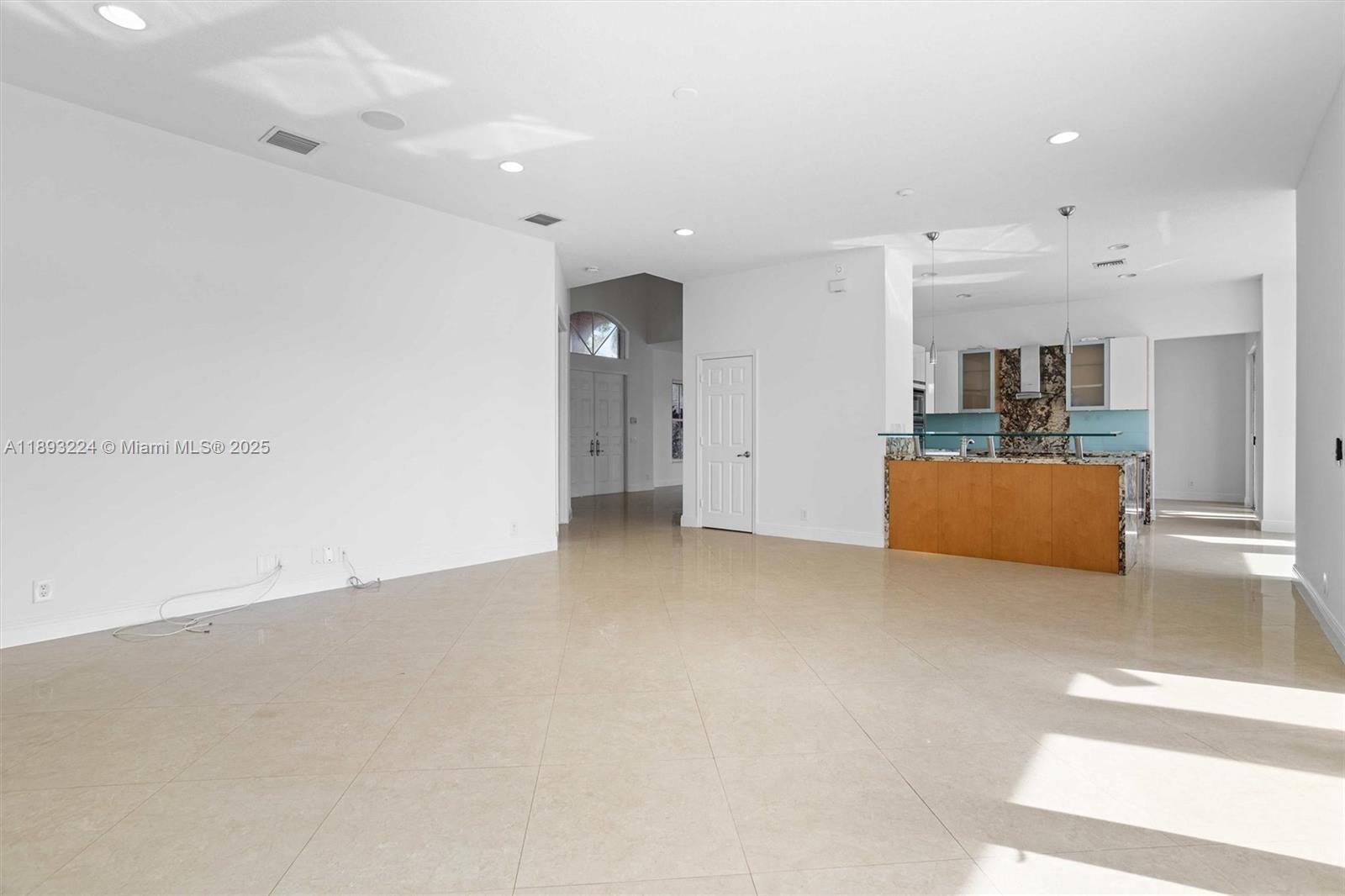 926 Marina Dr #926 Weston, FL 33327