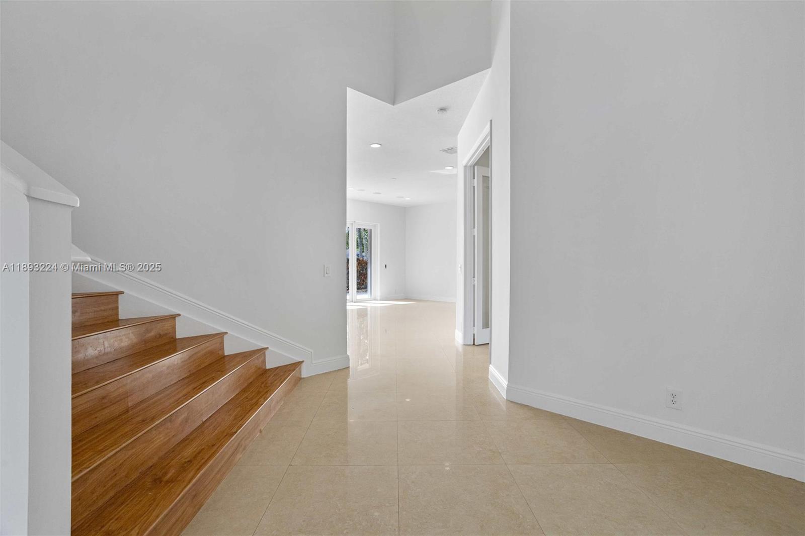 926 Marina Dr #926 Weston, FL 33327