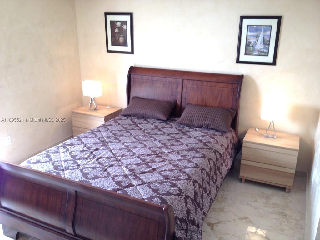 image King David Of Sunny Isles9