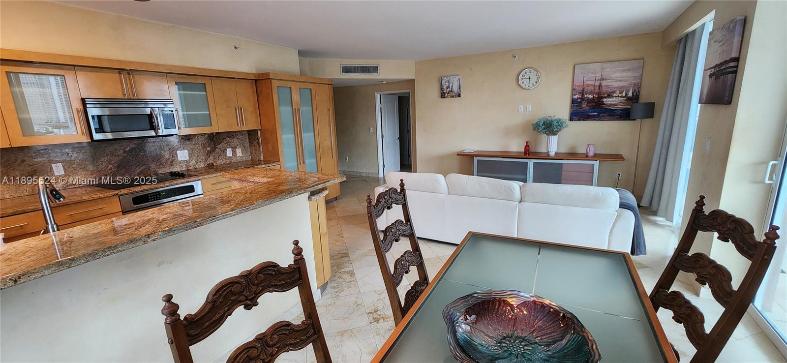 image King David Of Sunny Isles4