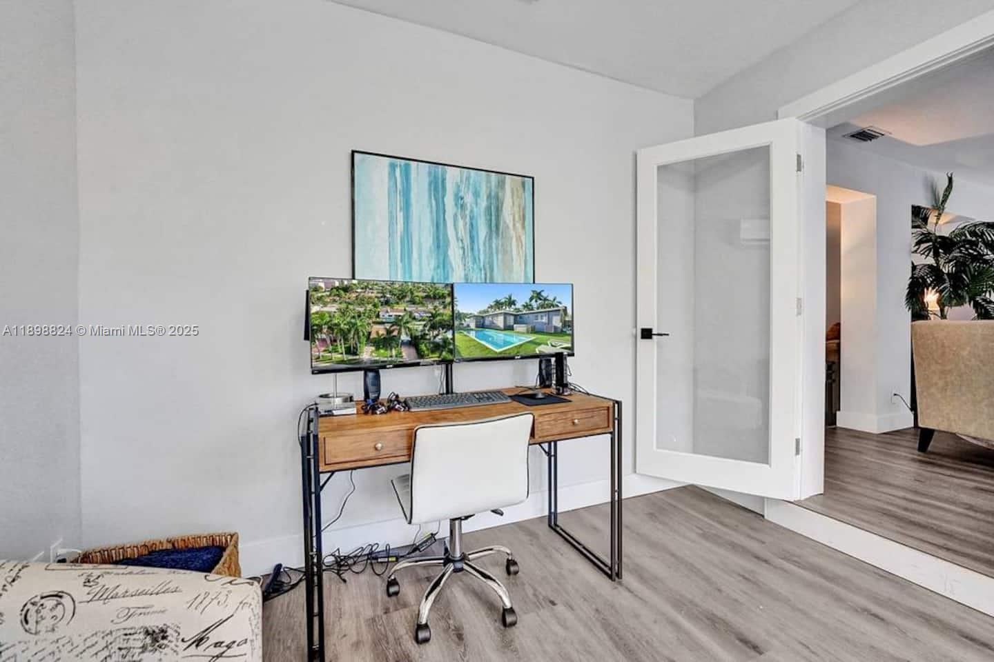 1024 NE 4th St Hallandale Beach, FL 33009