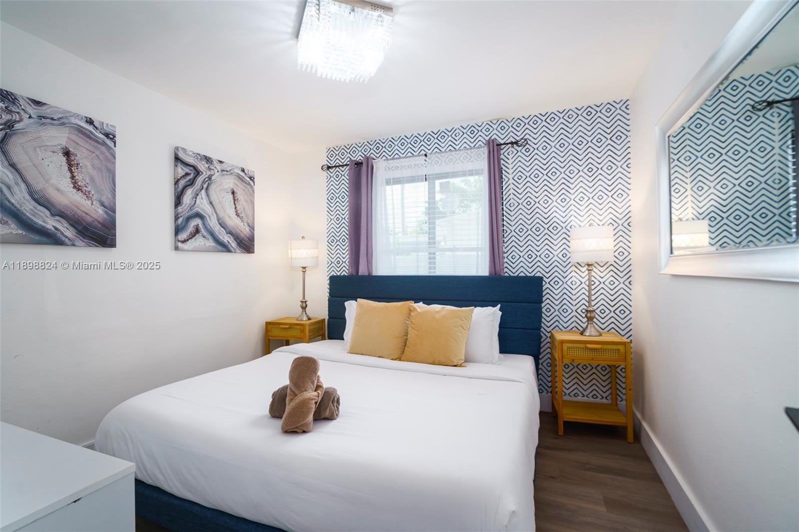 1024 NE 4th St Hallandale Beach, FL 33009