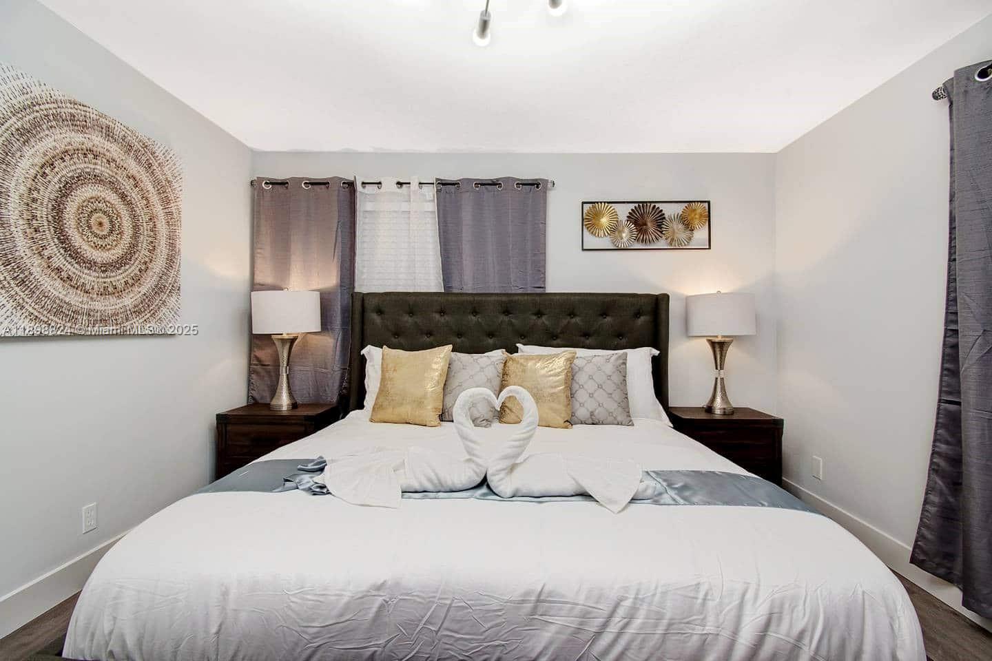 1024 NE 4th St Hallandale Beach, FL 33009