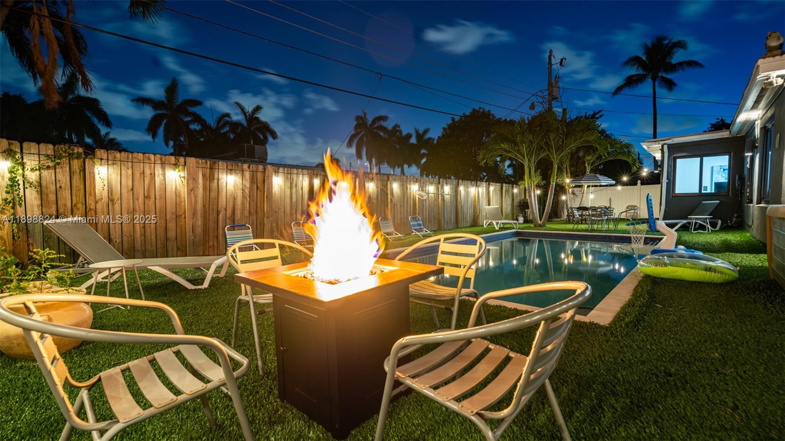 1024 NE 4th St Hallandale Beach, FL 33009