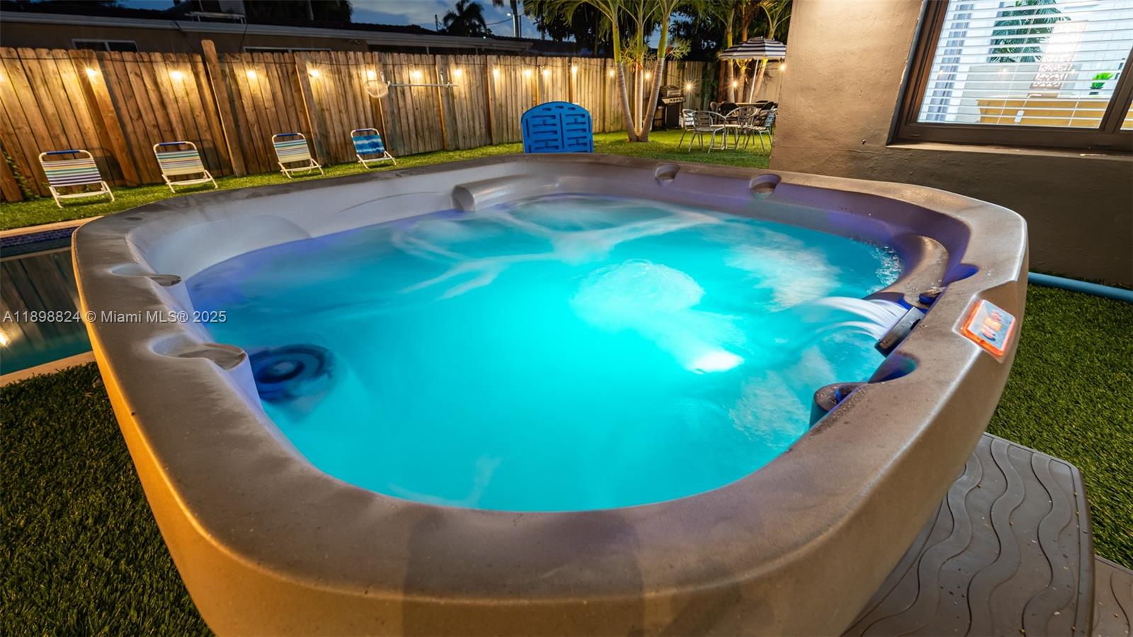 1024 NE 4th St Hallandale Beach, FL 33009