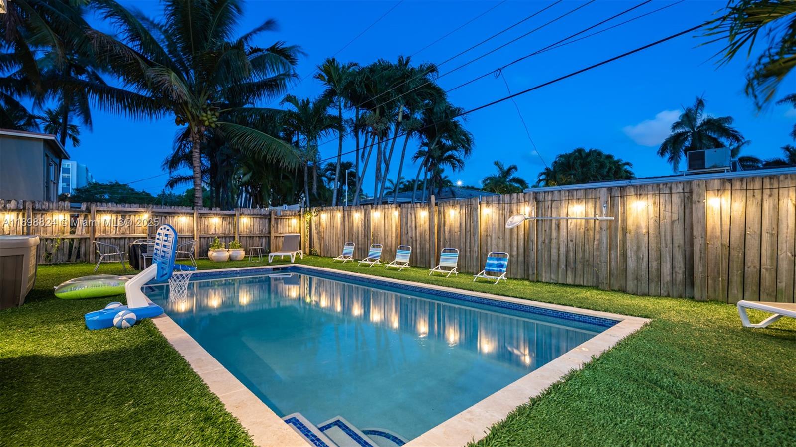 1024 NE 4th St Hallandale Beach, FL 33009