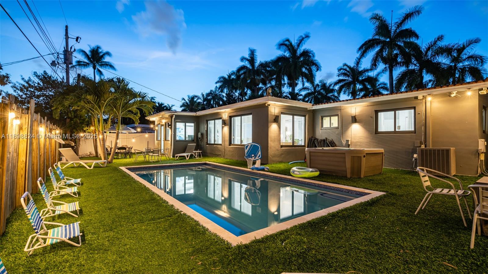 1024 NE 4th St Hallandale Beach, FL 33009