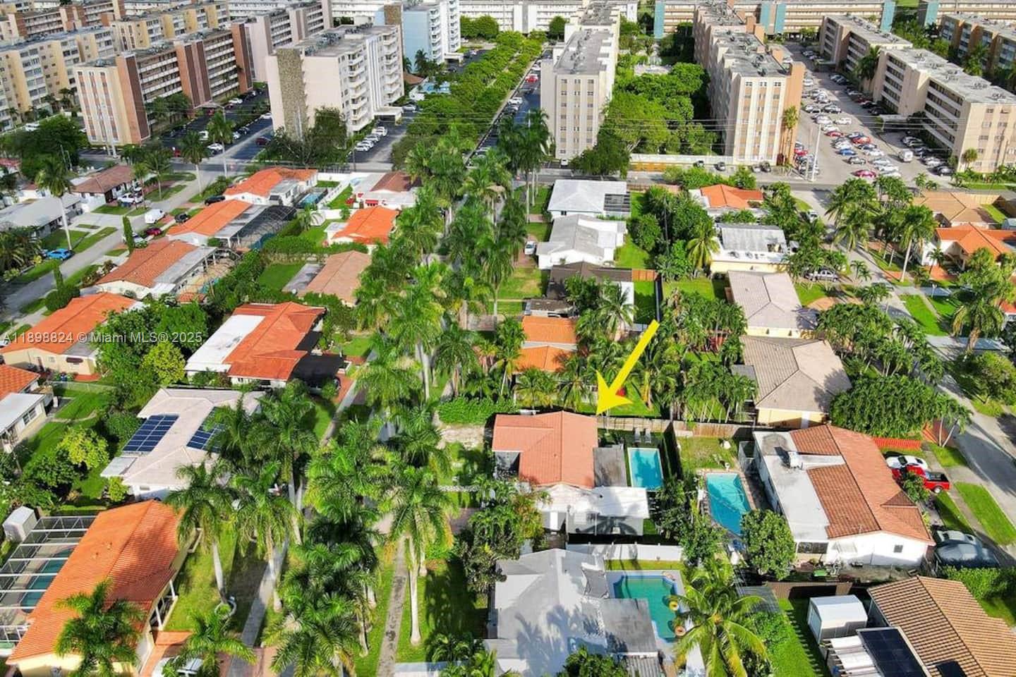 1024 NE 4th St Hallandale Beach, FL 33009