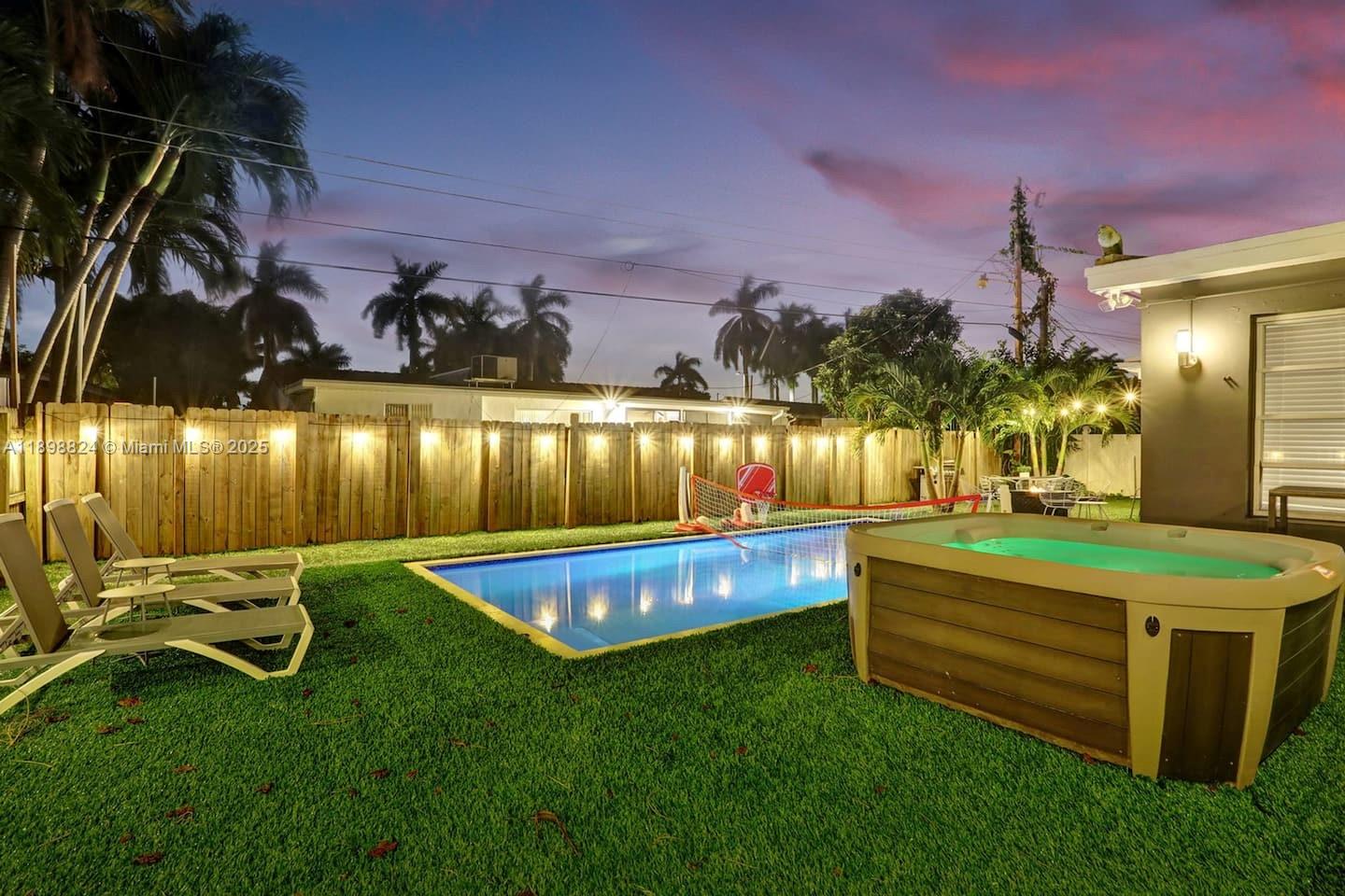 1024 NE 4th St Hallandale Beach, FL 33009