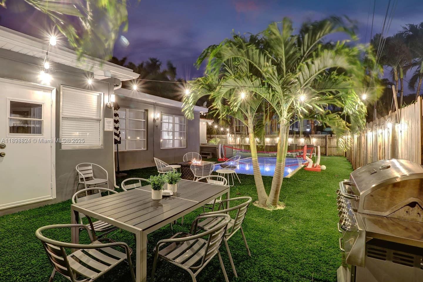 1024 NE 4th St Hallandale Beach, FL 33009