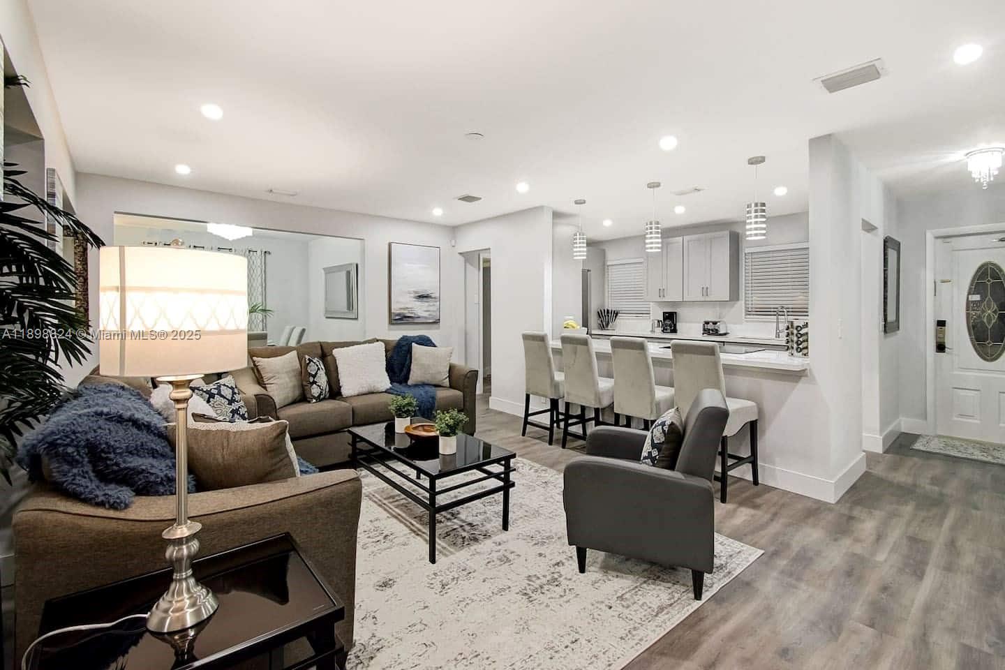 1024 NE 4th St Hallandale Beach, FL 33009