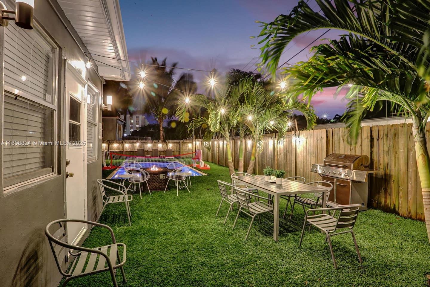 1024 NE 4th St Hallandale Beach, FL 33009