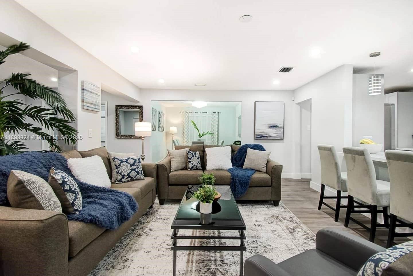 1024 NE 4th St Hallandale Beach, FL 33009