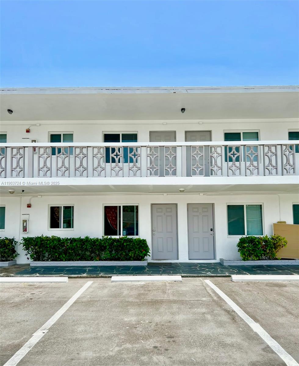 10 NW 77th St #10